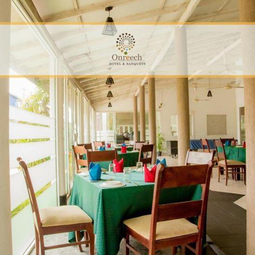 Onreech Hotel Seeduwa Bagian luar foto