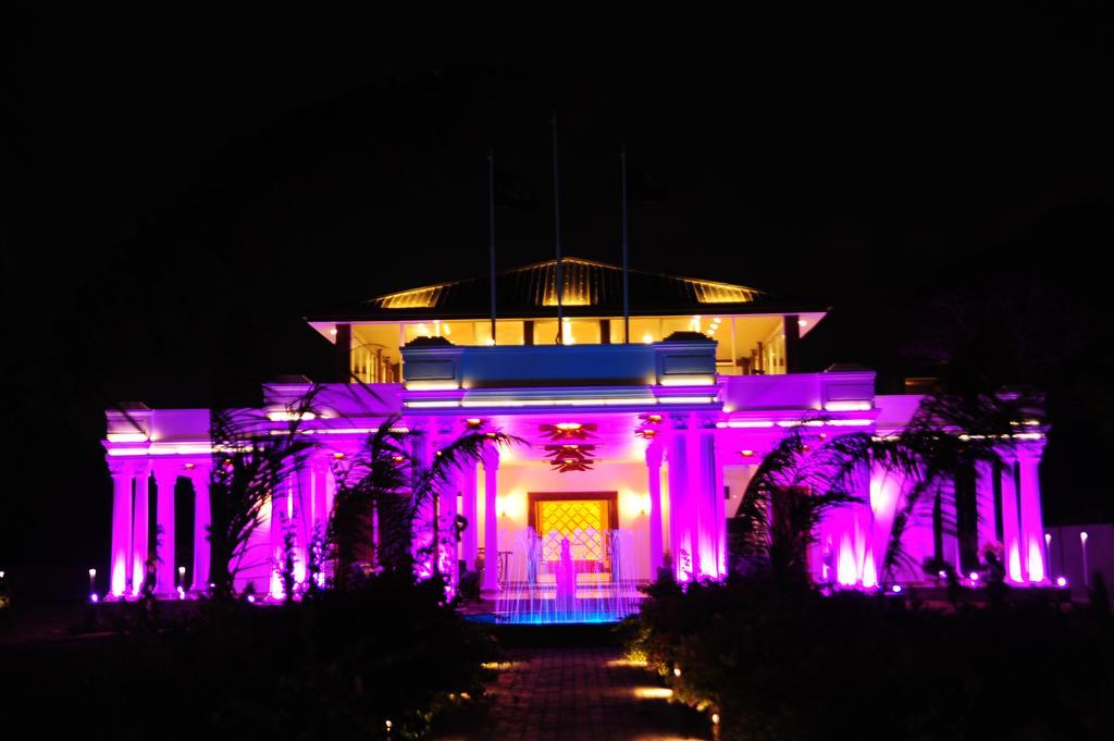 Onreech Hotel Seeduwa Bagian luar foto