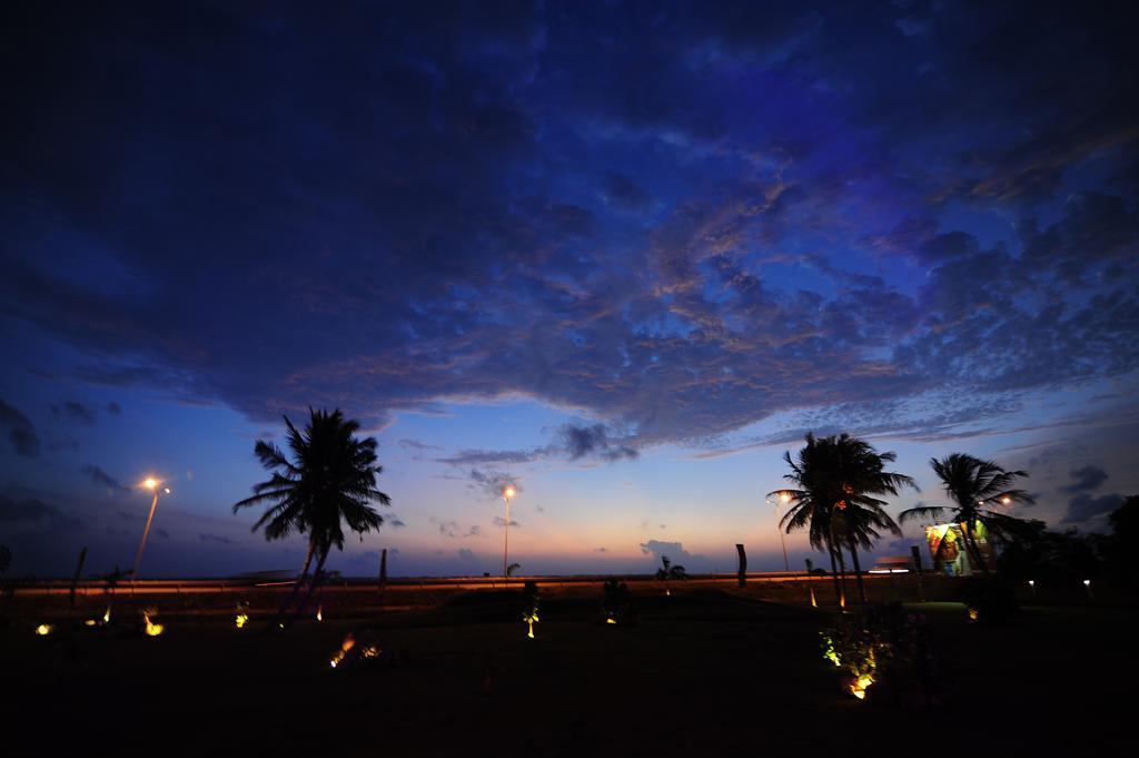 Onreech Hotel Seeduwa Bagian luar foto