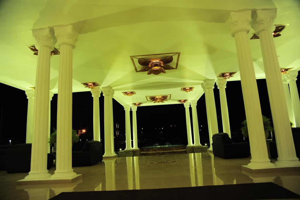 Onreech Hotel Seeduwa Bagian luar foto