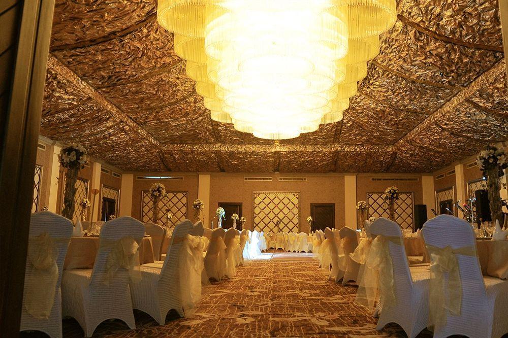 Onreech Hotel Seeduwa Bagian luar foto