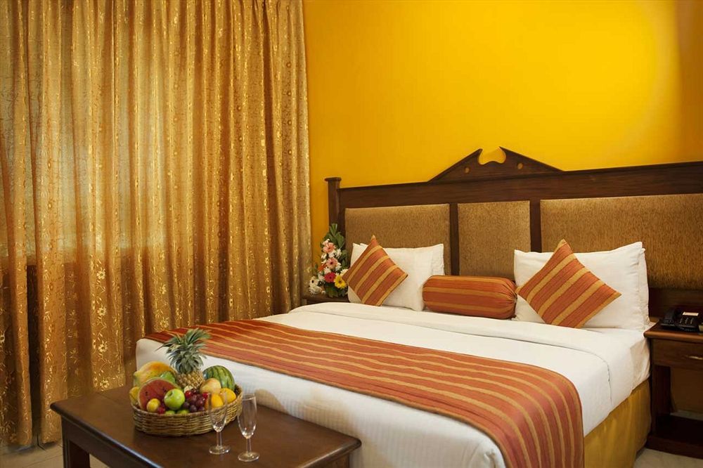 Onreech Hotel Seeduwa Bagian luar foto